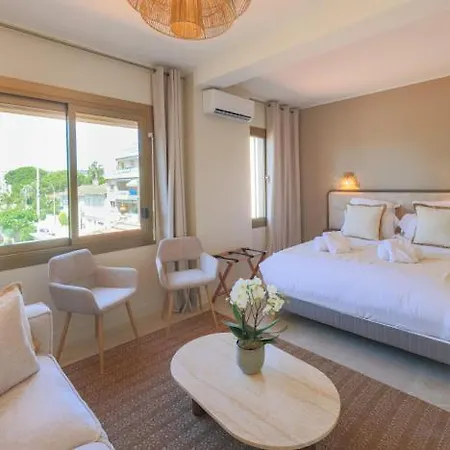 Lou Hotel