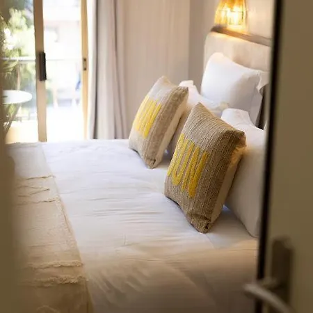Lou Hotel